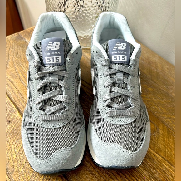 NWOT New Balance Women's 515 Retro Sneaker - Picture 6 of 11